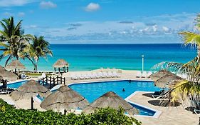 CASA NAMI- Cancún Beachside Suites